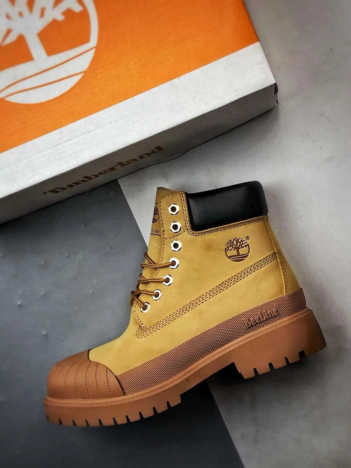 💰400 Timberland Timberland/Timberland Premium series simple and comfortable thick-soled Martin boots, frosted waterproof cowhide upper, Guangdong factory quality, trendy hot style, new process upgrade, original last type, export trade order, original box and original packaging, with anti-odor and anti-corrosion high elastic honeycomb latex insole to give you a perfect wearing experience. Item number: 52145 Size: 35 36 37 38 39 40 41 42 43 44 45 (standard code)